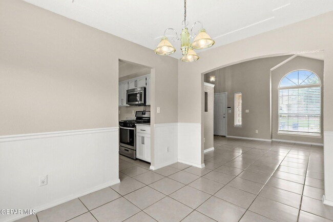 Building Photo - 6763 Dakota Ridge Dr