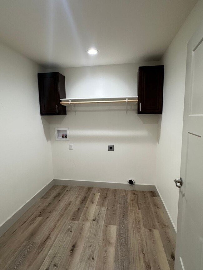 Building Photo - Now LEASING in Summit Pass! Available May 18, 2026!