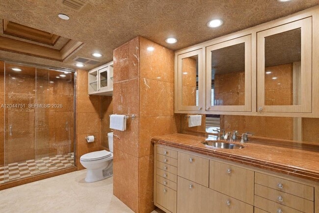 Building Photo - 5025 Collins Ave