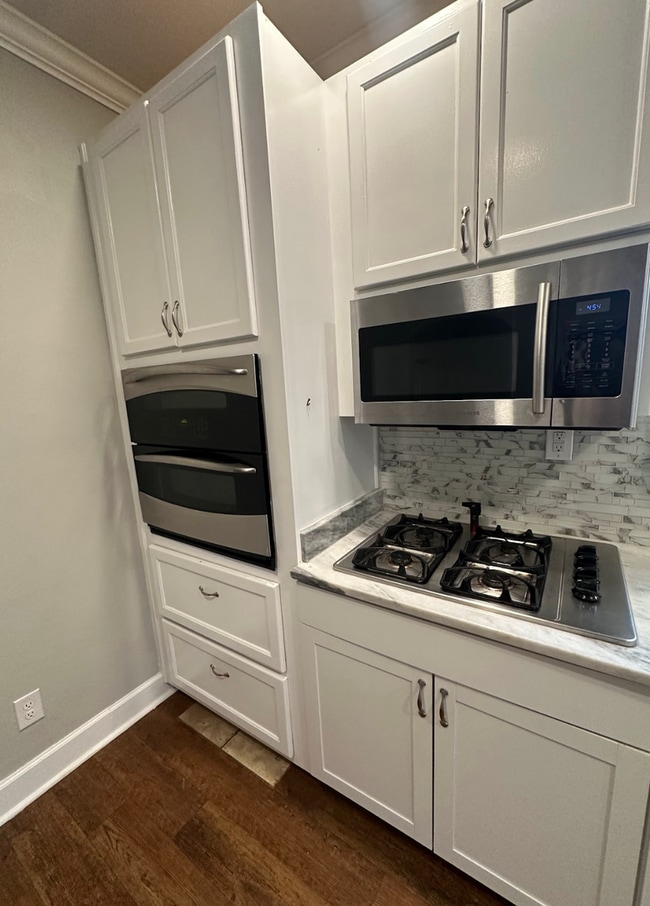 Building Photo - Stunning Historic Home - Sheffield, AL