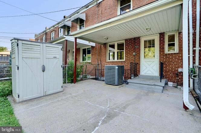 Building Photo - 825 Mildred Ave