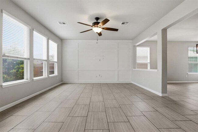 Building Photo - 113 Bastian Ln