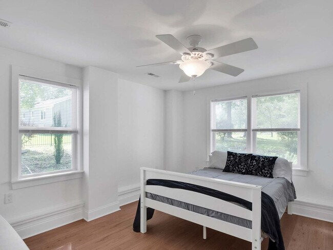 Building Photo - 1513 State Rd S-20-457