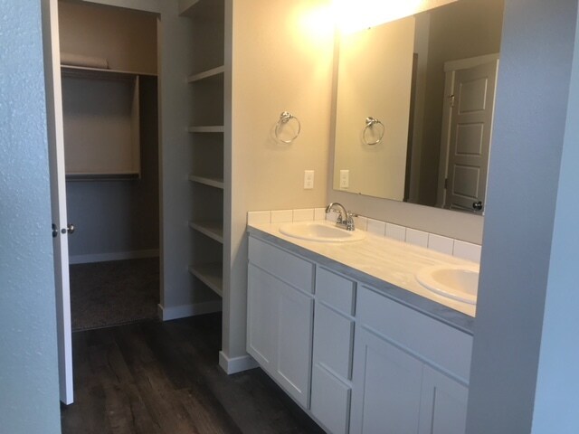 Master Bathroom - 3120 W Sunny Cove St