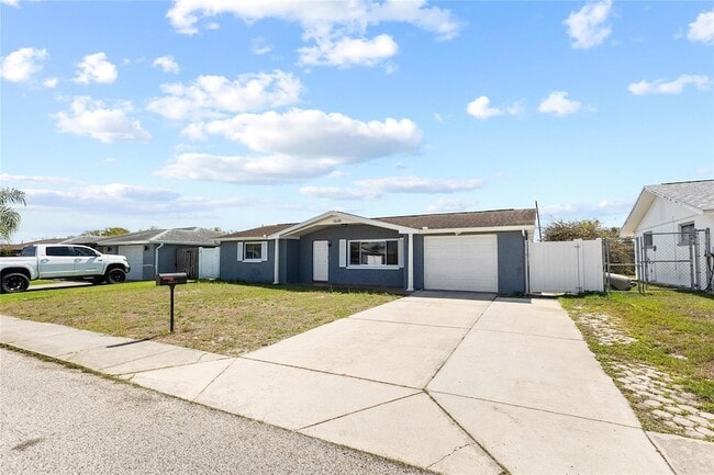 Building Photo - 5648 Saren Dr