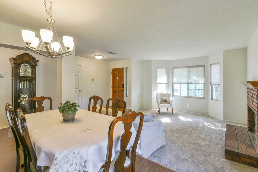 Dining Room - 540 Canyon Vista Dr