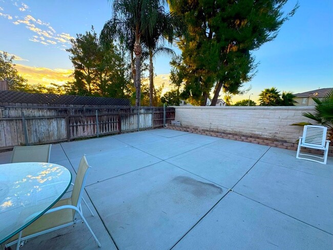 Building Photo - Beautiful Single Story House - OVERSIZED lot in the sought after Vail Ranch Community right in th...