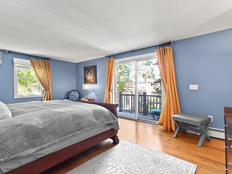 Building Photo - 491 Spring St