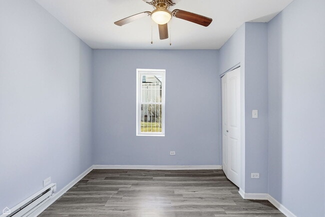 Building Photo - 16 E 118th Pl