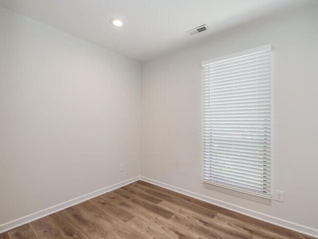 Building Photo - 10319 Osprey Dr