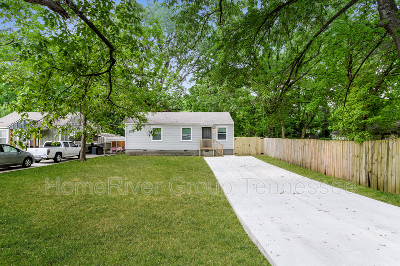 Primary Photo - 4113 Willowview Ave