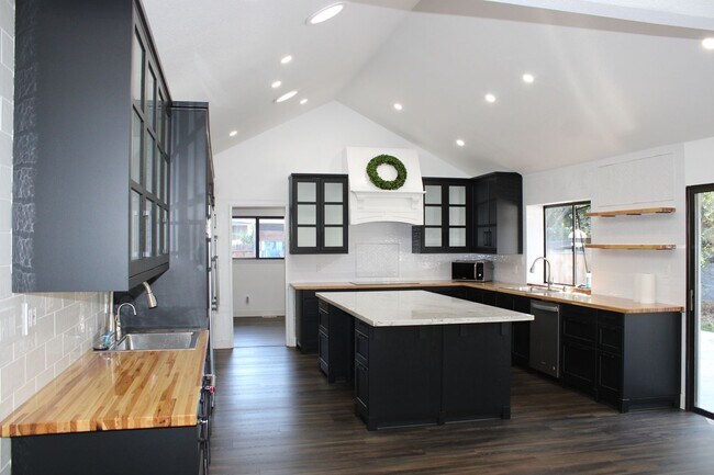 Building Photo - 7610 Woodborough Dr