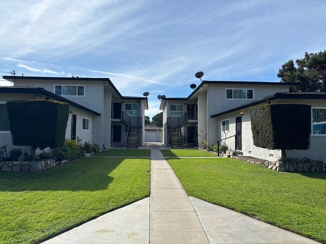 Building Photo - 7622 Crescent Ave