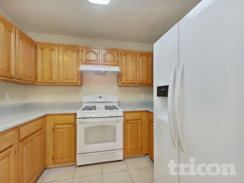 Building Photo - 3853 Sunview Dr NW