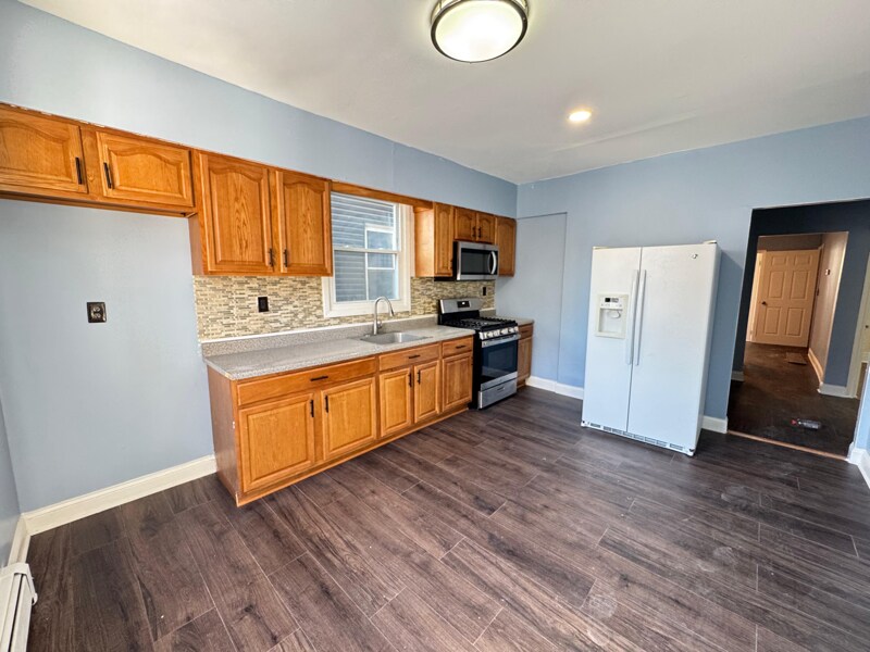 Building Photo - 244 Amherst St