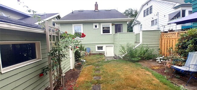 Building Photo - 4Bd/1.5Ba Seattle House