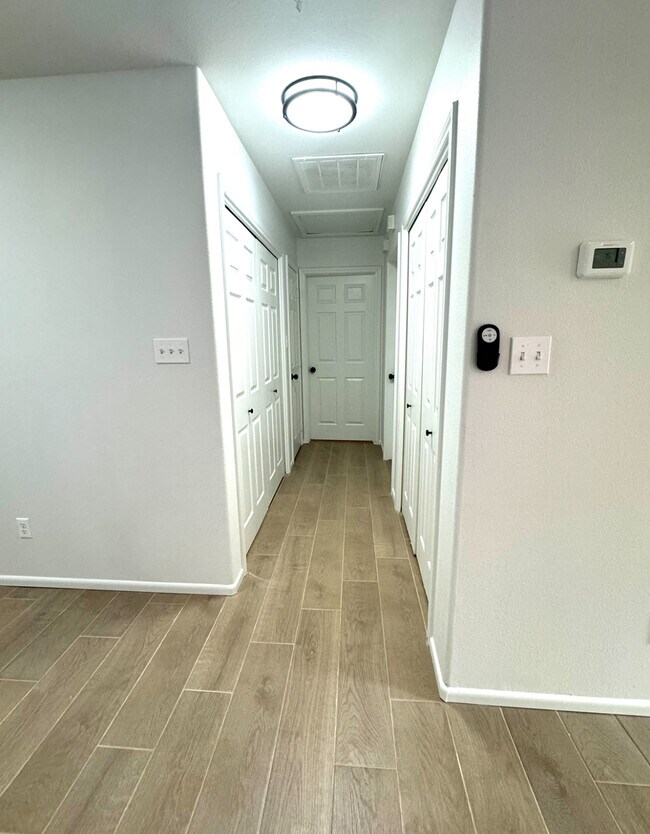 Building Photo - 1710 Tampa St