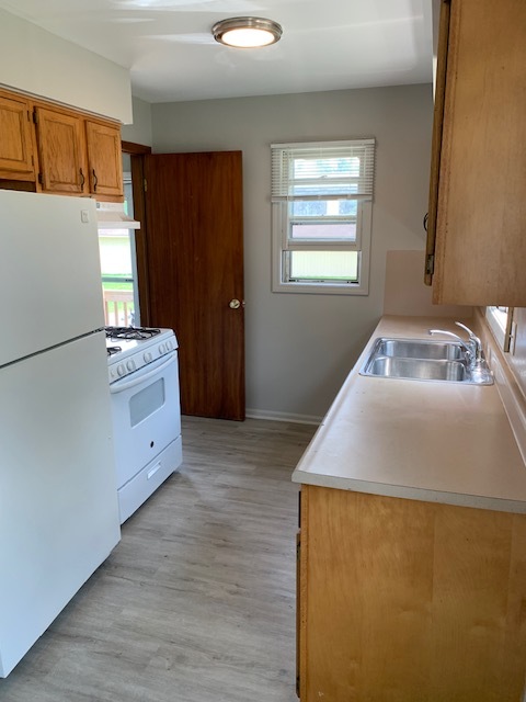 Kitchen - 3346 Byron Center Ave SW