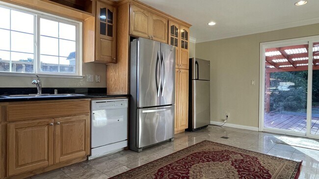 Building Photo - 960 Branham Ln