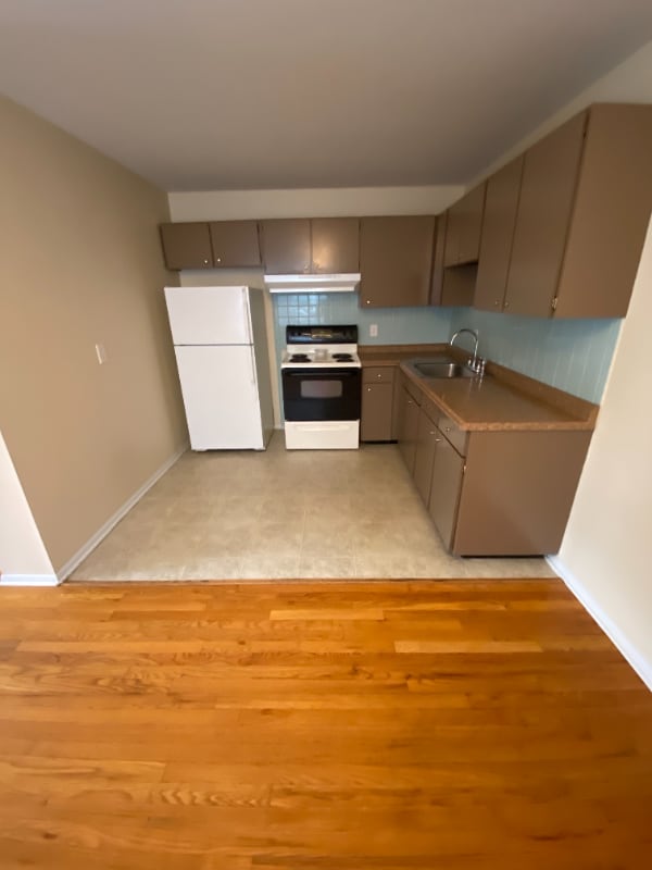 1285 Reavis Barracks Rd 1285 Reavis Barracks Rd St. Louis MO 63125