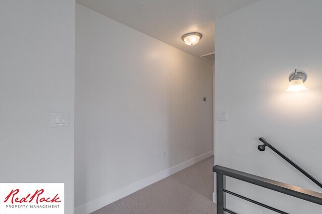 Building Photo - 5524 S Ochre Ln