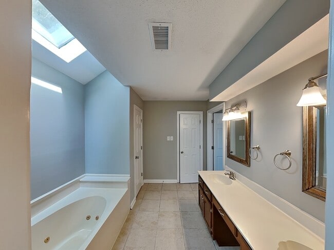 Building Photo - 711 Cedar Brake Dr