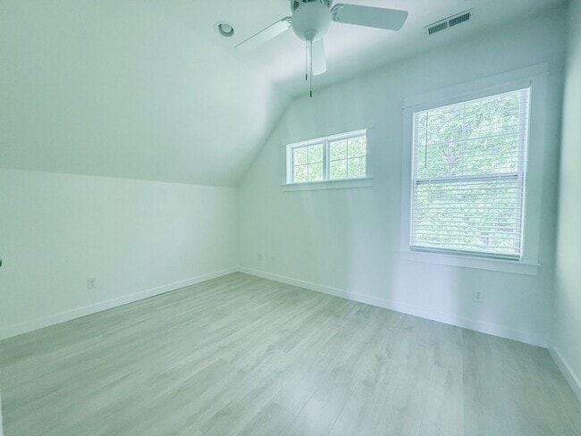 Building Photo - Pet-Friendly 3-Bedroom Home with Modern Features, Covered Deck & Bright Open Space