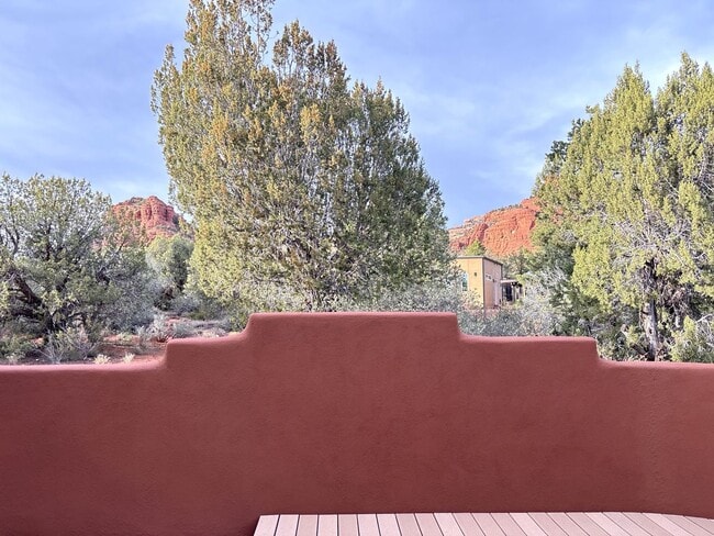 Building Photo - Beautiful Home in West Sedona