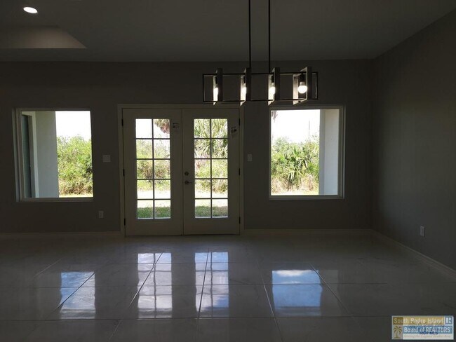 Building Photo - 108 Avenida Escandon