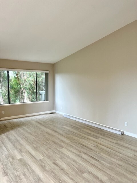 Building Photo - 1632 Ashwood Dr