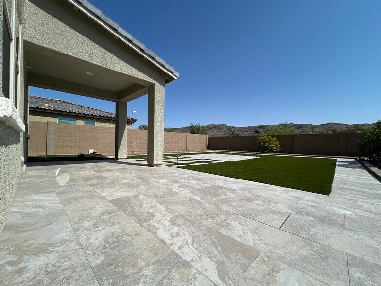 Building Photo - 2323 E Harwell Rd