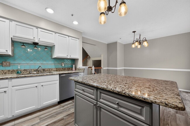 Building Photo - 8155 Deer Chase Ln