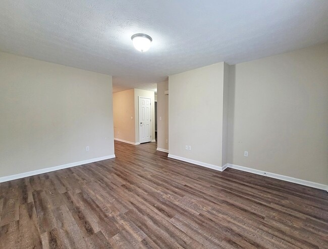Building Photo - 952 Beverly Dr