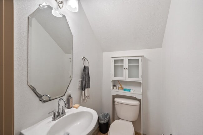 Building Photo - 911 McKinney Park Ln