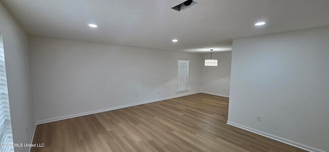 Building Photo - 1125 Manship St