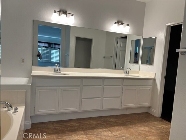 Building Photo - 14139 Bay Cir