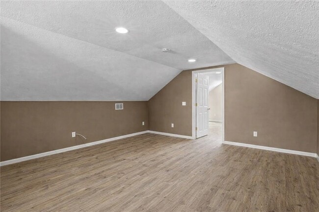 Building Photo - 45 Marsden Rd