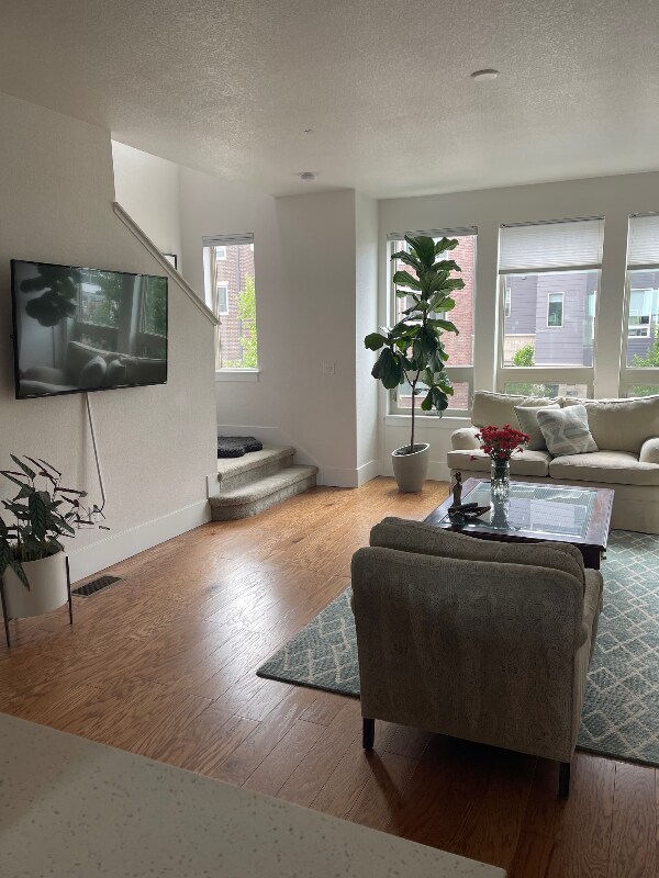 Building Photo - 405 Promenade Dr