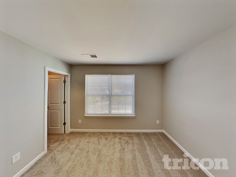 Building Photo - 5322 Northridge Dr