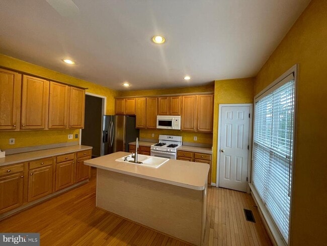 Building Photo - 13133 Rose Petal Cir