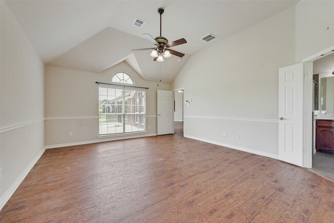 Building Photo - 10044 Dorsett Dr