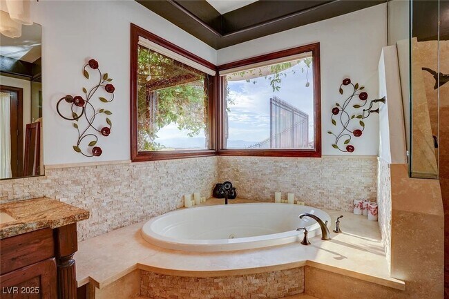 Building Photo - 1608 Liege Dr