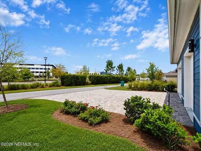 Building Photo - 274 Daydream Ave