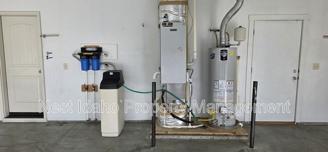 Building Photo - 11756 W Bronte St