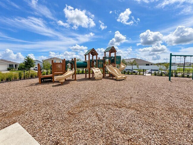 Building Photo - 1713 Southfork Dr