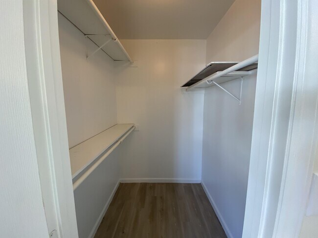 Building Photo - 3806-38D1 Sterling Pointe Dr