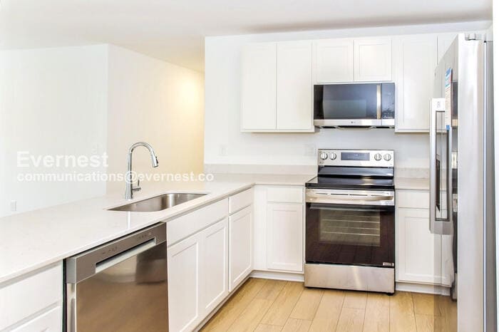 Building Photo - 118 Labrador Ln