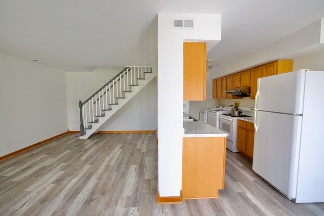 Building Photo - 1483 Cornell Ct