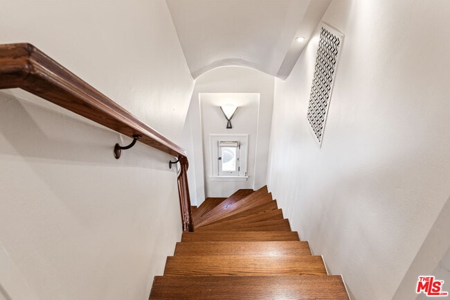 Building Photo - 602 11th St