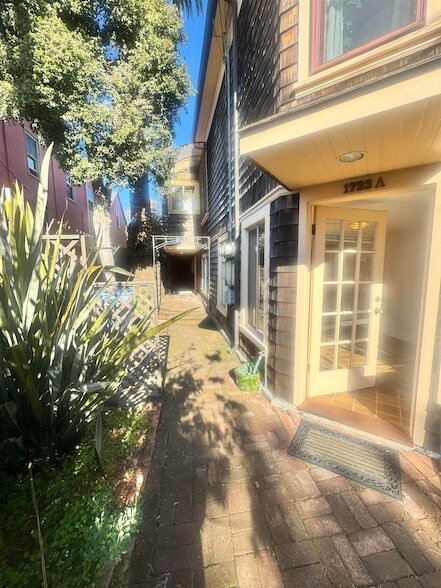 Building Photo - 1723 Carleton St